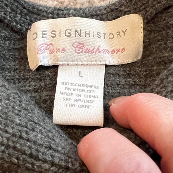 Design History Charcoal Cropped Wide Arm Sweater - Picture 2 of 6